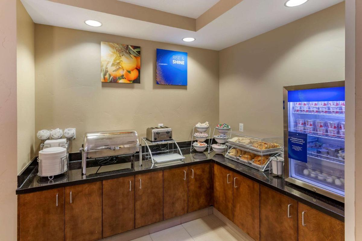 Comfort Inn & Suites Tooele-Salt Lake City - Housity
