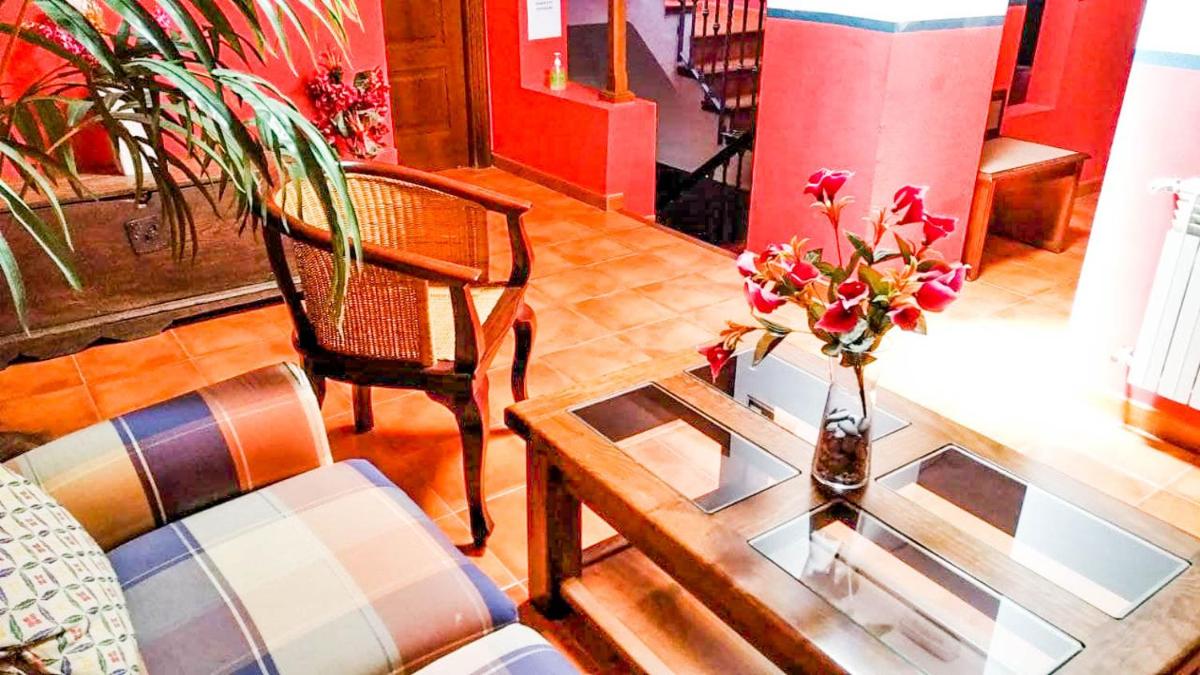 Hostal El Cascapeñas de la Alpujarra - Housity