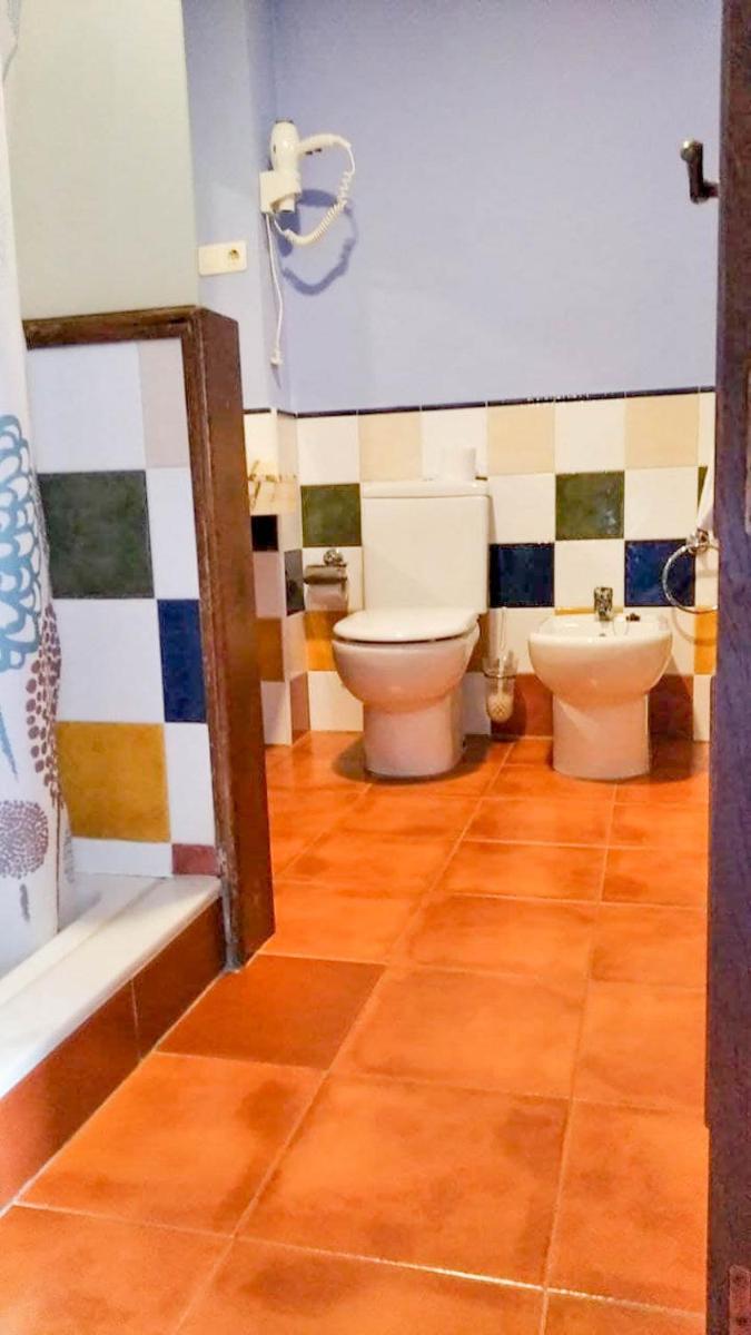 Hostal El Cascapeñas de la Alpujarra - Housity
