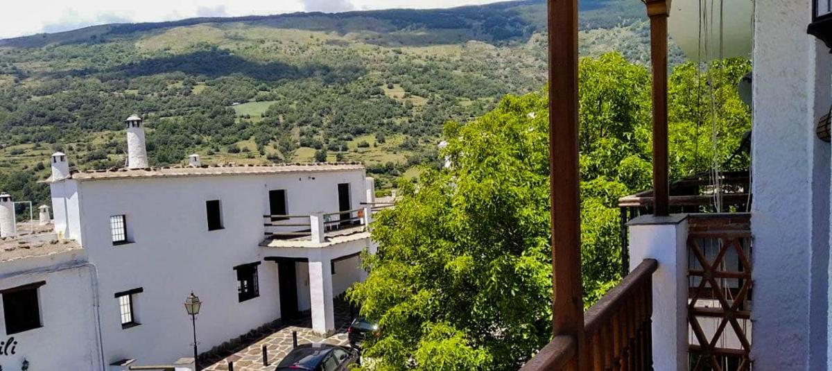Hostal El Cascapeñas de la Alpujarra - Housity