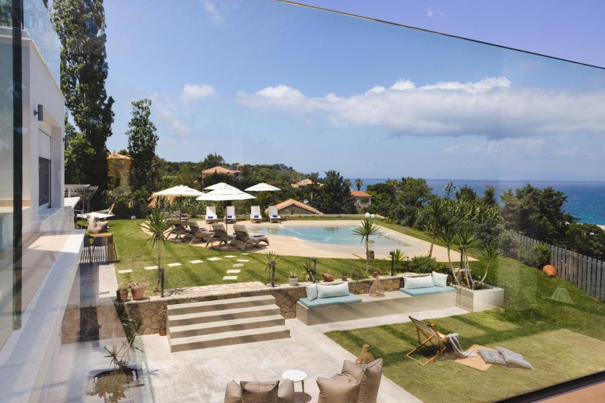 Niki's Villa - Luxury Seaview Villa! - Housity