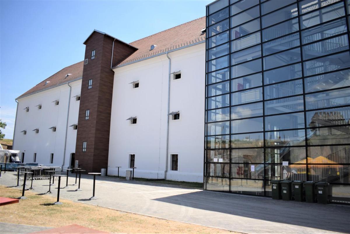 Hi Hostel Stara Pekara Osijek - Housity