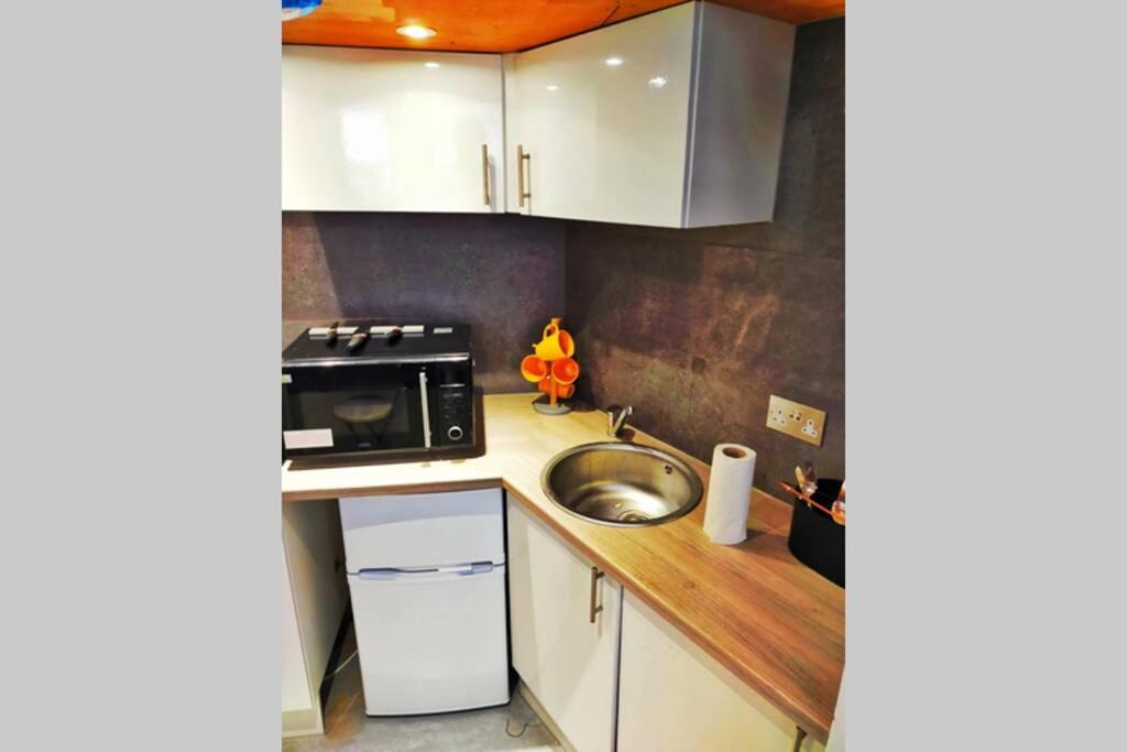 Cute & Cosy Loft-Style Studio close to Beach - Housity