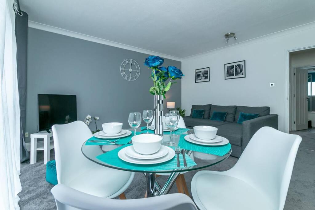 Suitetrails - St Albans City Apartment