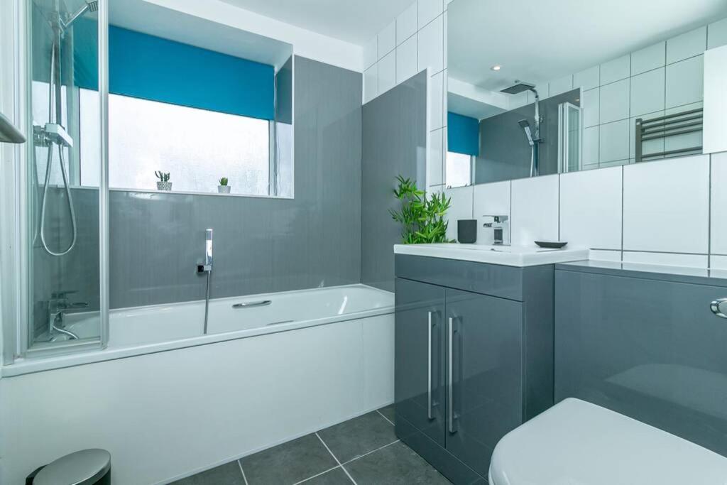 Suitetrails - St Albans City Apartment