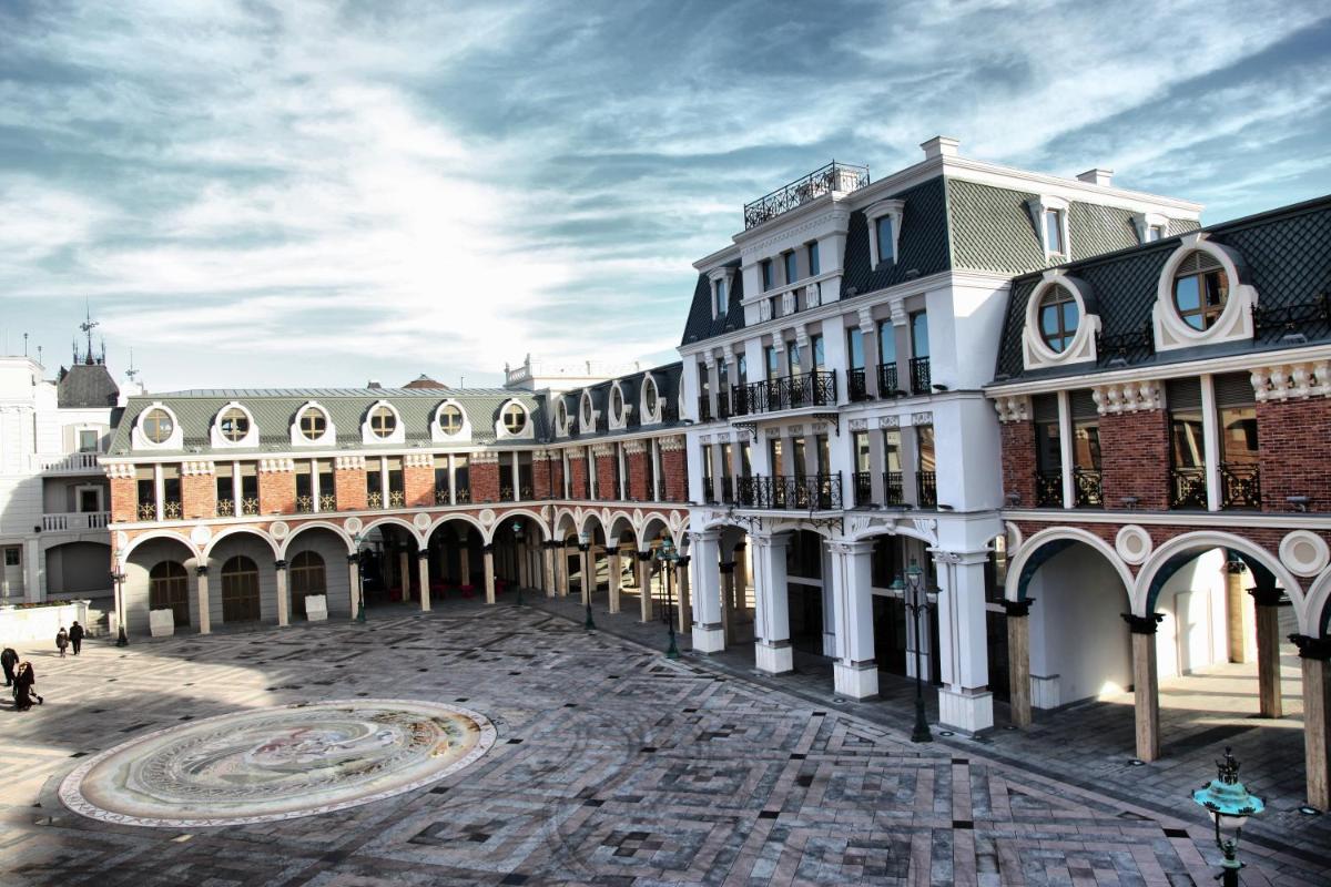 Piazza Four Colours - Housity