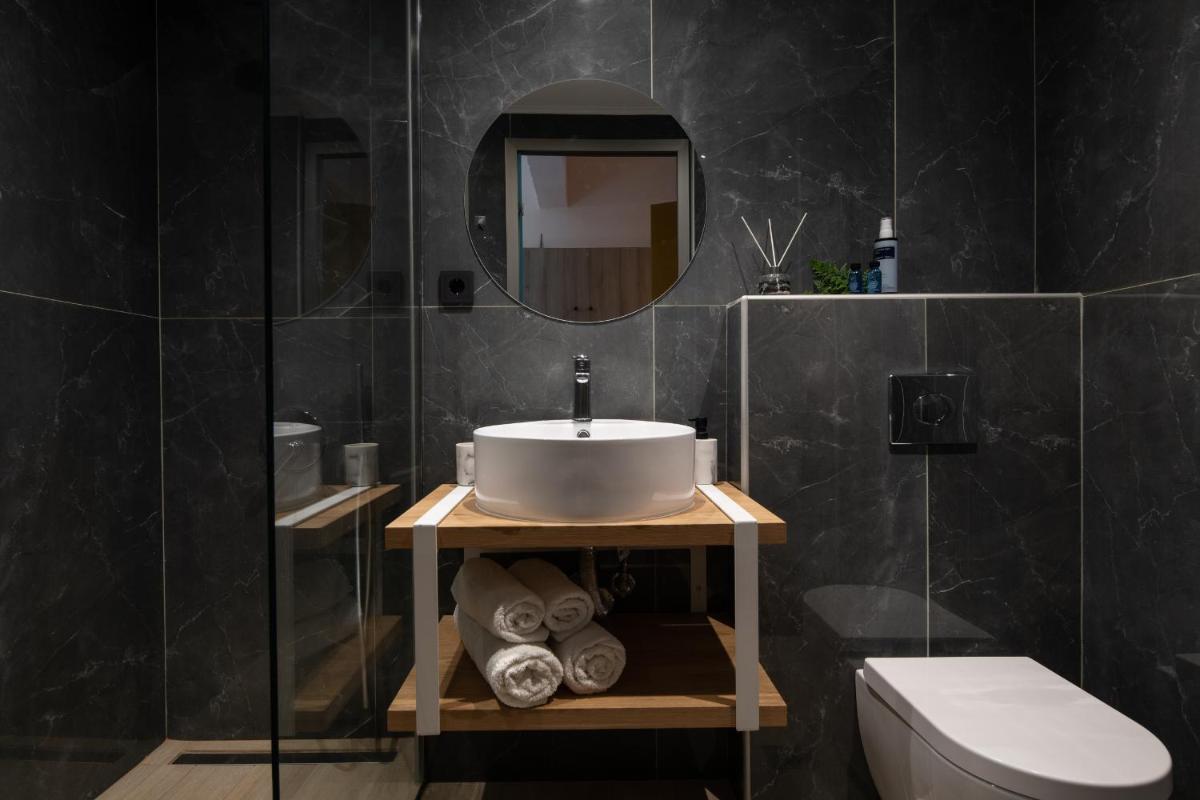Epohikon Studios - Housity