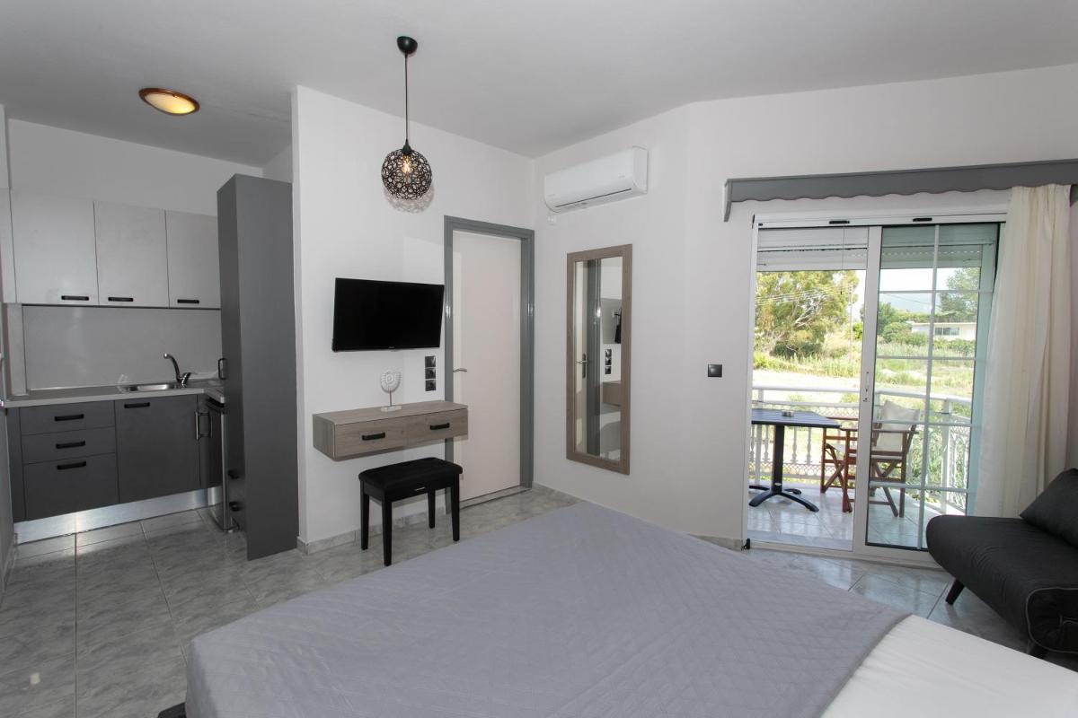 Corali Studios - Housity