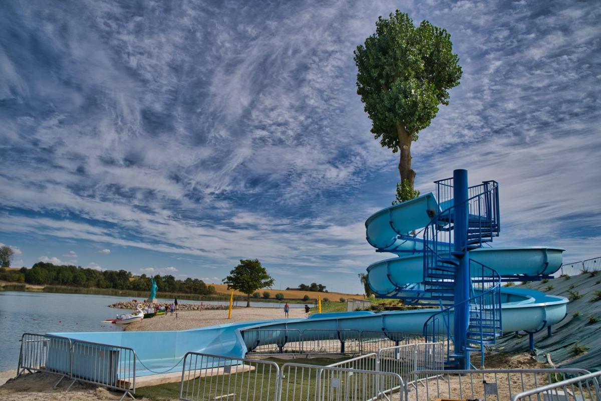 Jeleń Resort&Spa - Housity