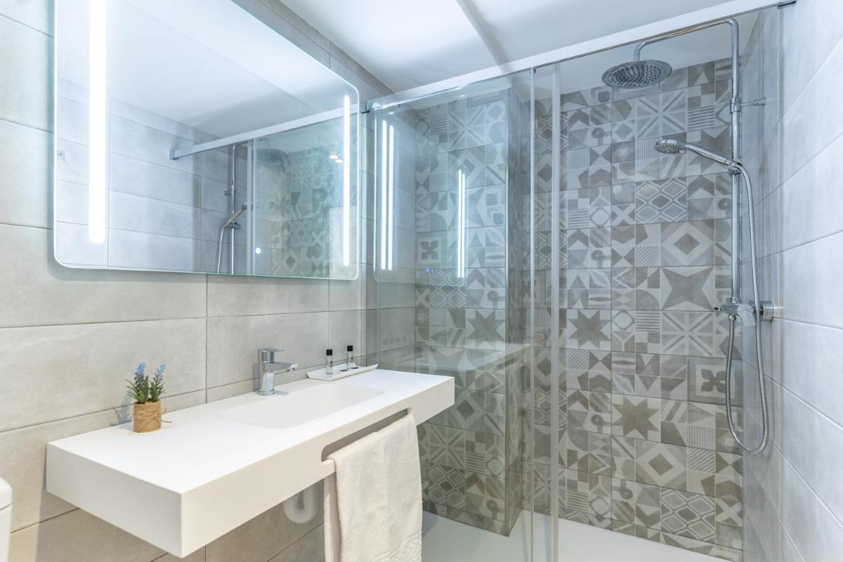 Hostal Rosell Boutique - Housity