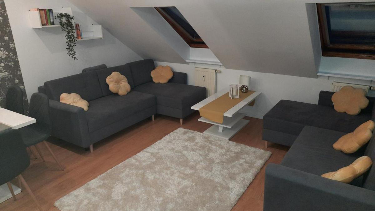 MIESZKANIE w Centrum PRZY PROMENADZIE i JEZIORZE Stare Miasto!!! Parking ! - Housity