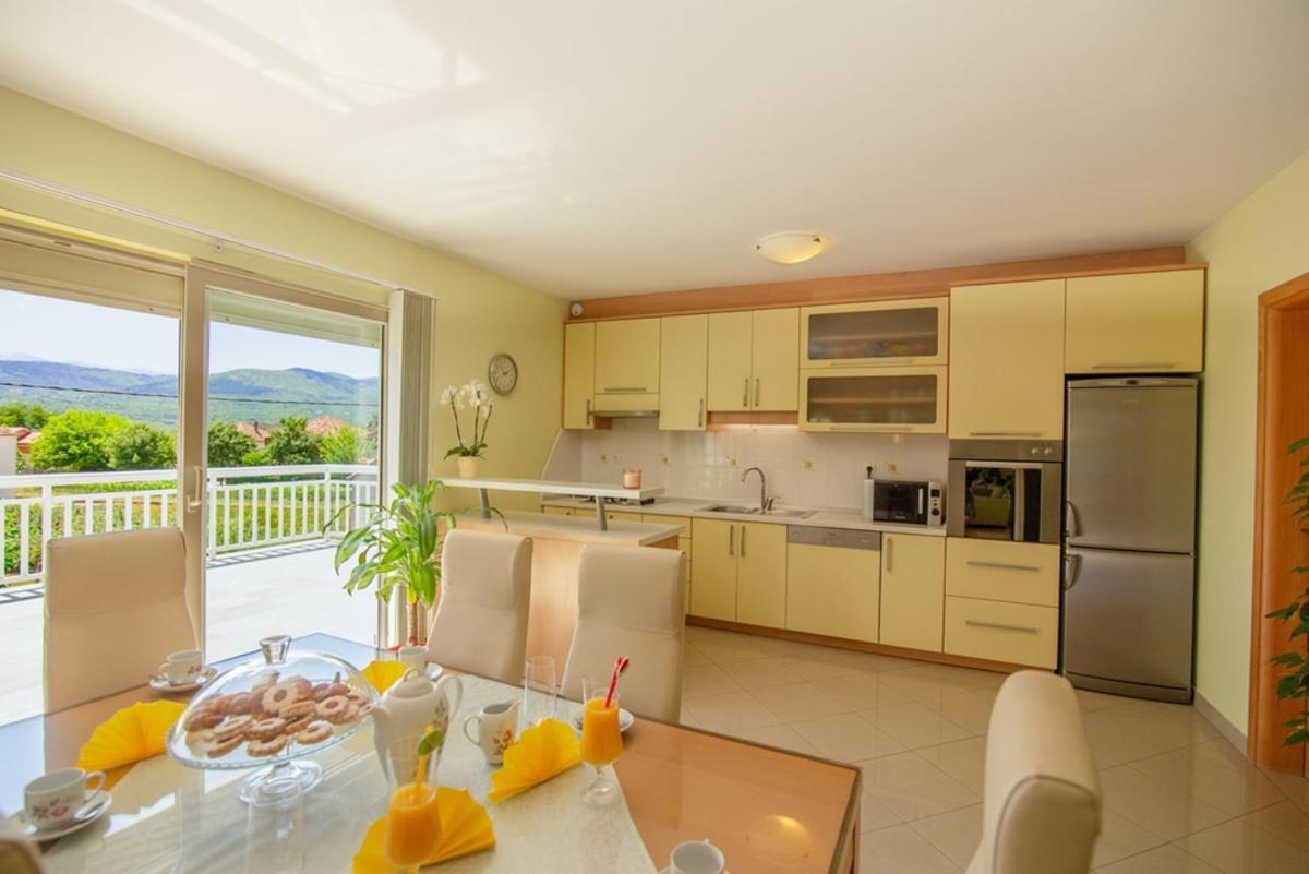 Holiday house Anetta with 5 bedrooms - Housity