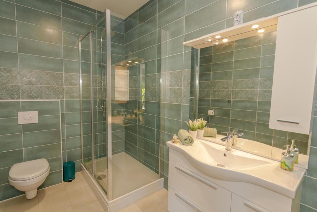 Holiday house Anetta with 5 bedrooms - Housity