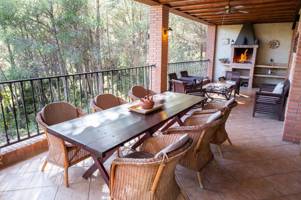 AldeaMia, Cozy villa for 8 people, pool, mountain view, beach at 8 min - Housity