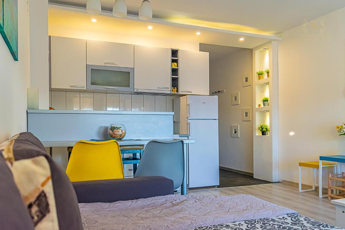 Apartment Stephanie Blue - Housity