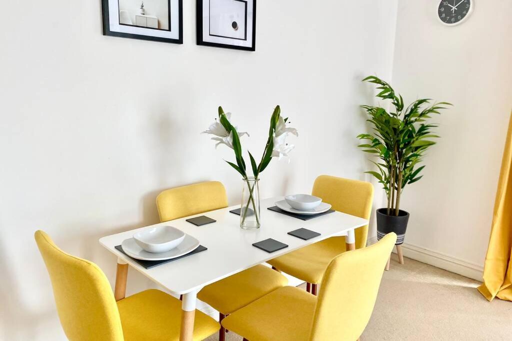 Smartrips Apartments - Lakeside/Thurrock - Housity
