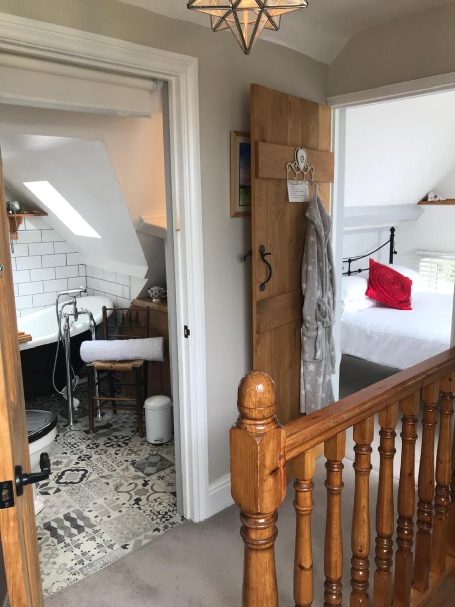 St.Catherine`s Cottage, The Old School House - Housity