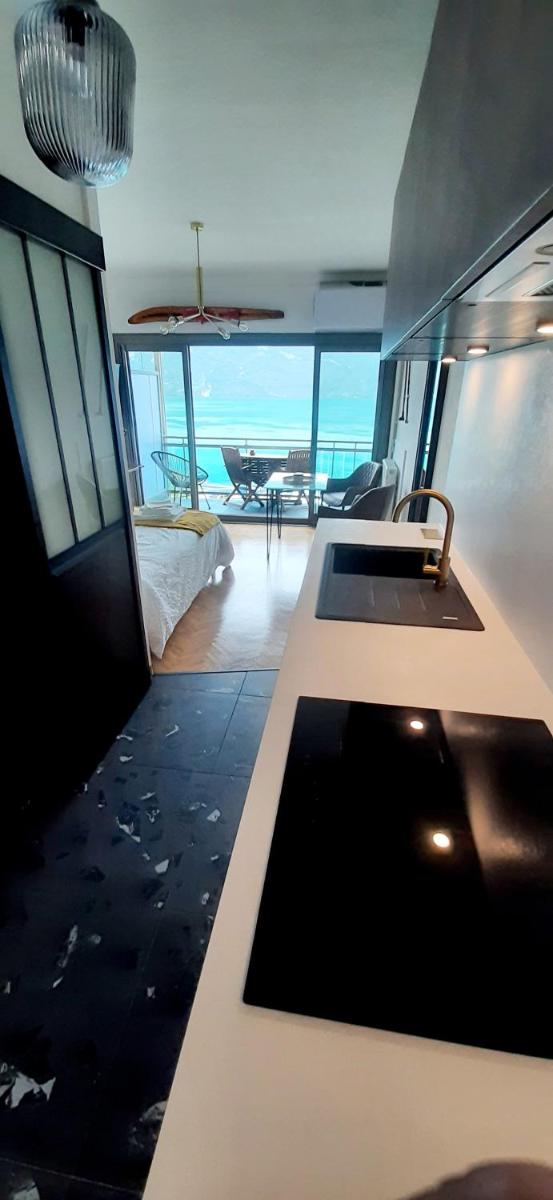 Studio Le 119, Aix les bains - Grand port - Vue Lac splendide - Housity