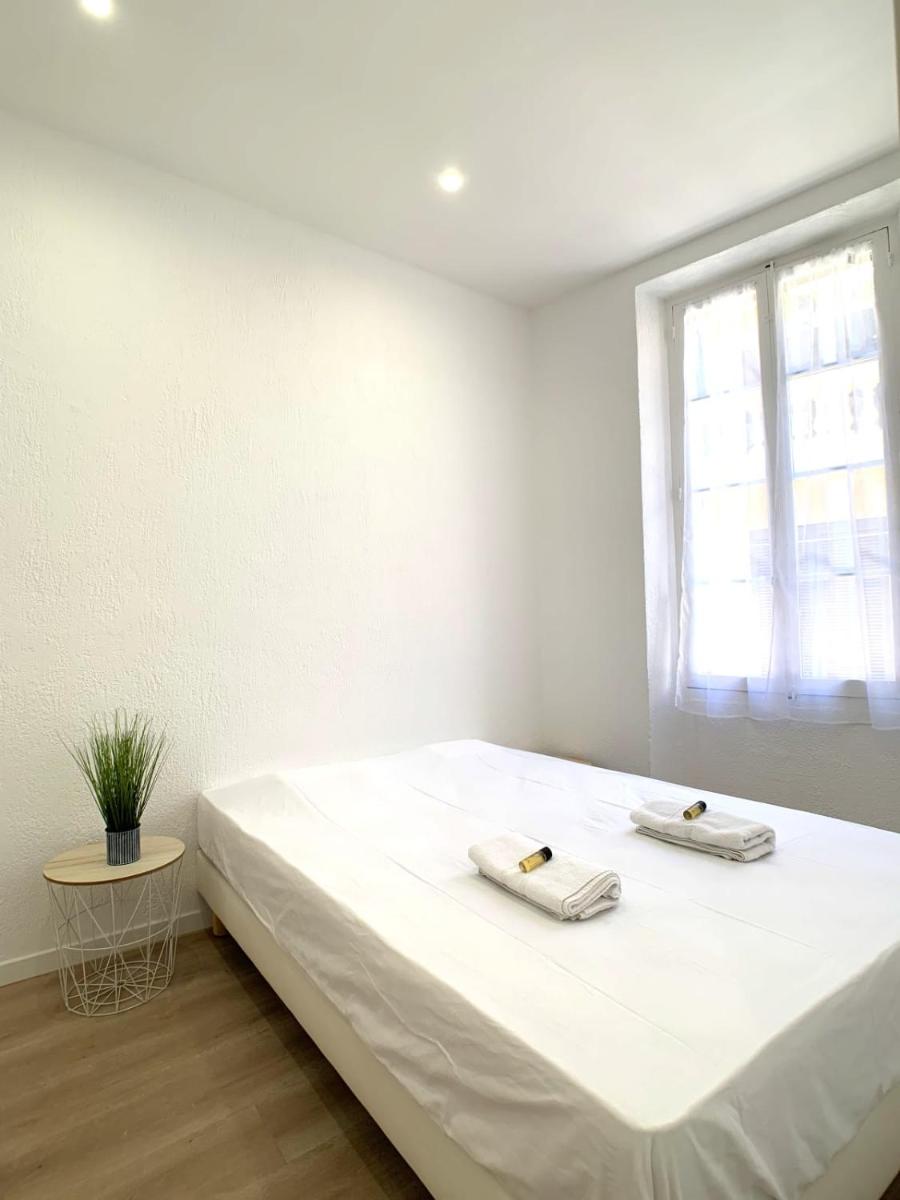 Renovated apartment AC - wifi - 2-4pers - Center Antibes rue James Close - Housity