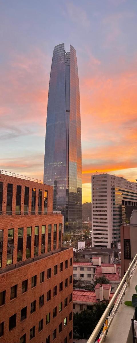 Suitetrails - Apartament Condo Amueblado, ENCOMENDEROS 200 El Golf, Las Condes Santiago con vista al Costanera Center