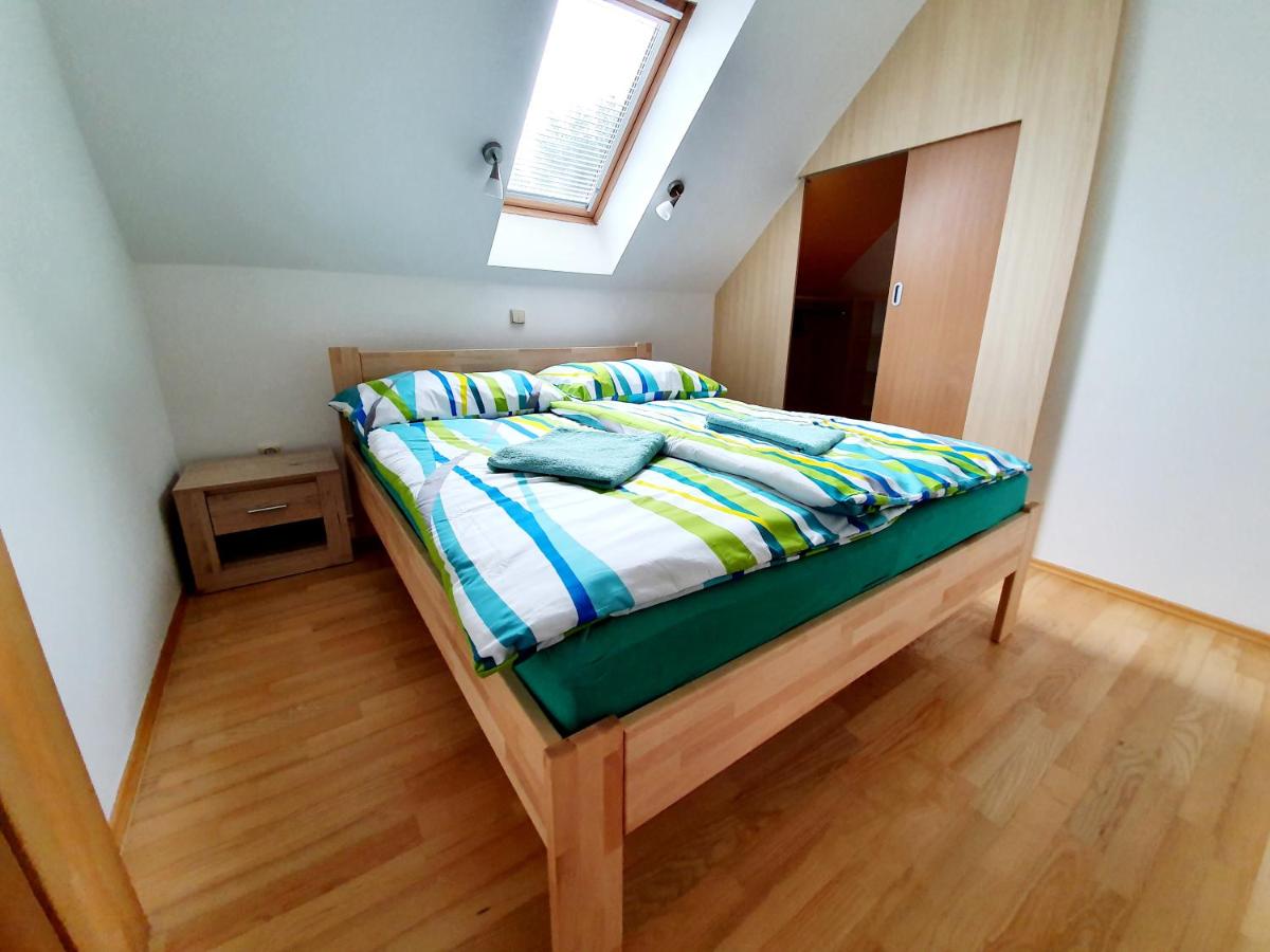 Apartmány Srní u Hlinska - Housity