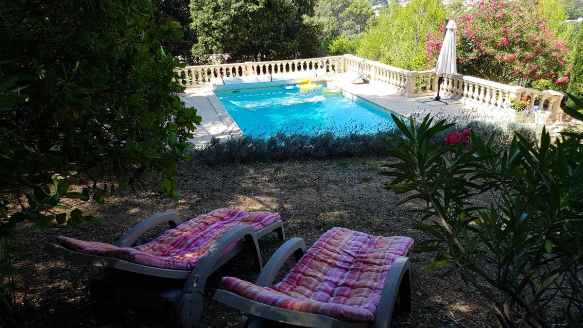 Le Mas des Hibiscus - Housity