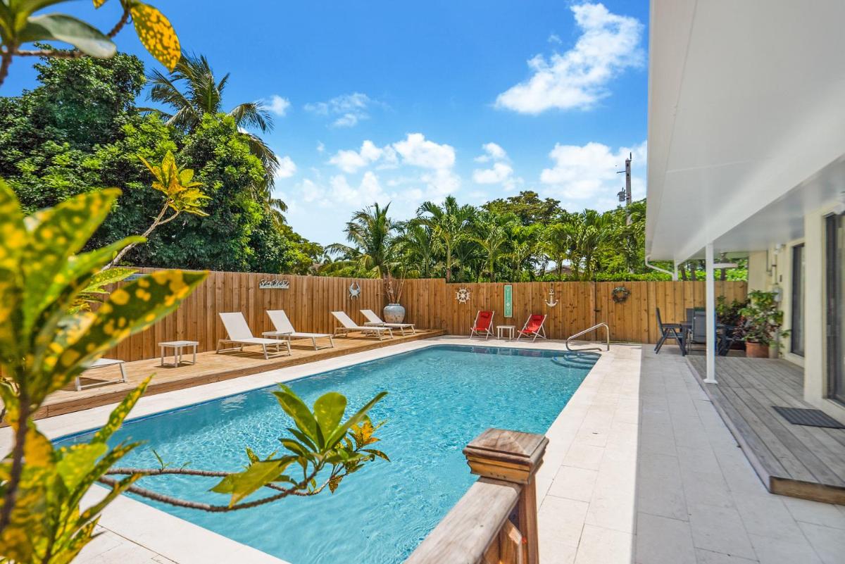 Pool house close to Hallandale & Hollywood Beach Oceanfront - Housity