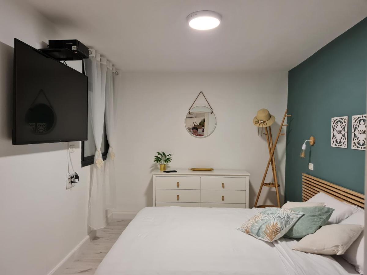 LisaZ - Housity