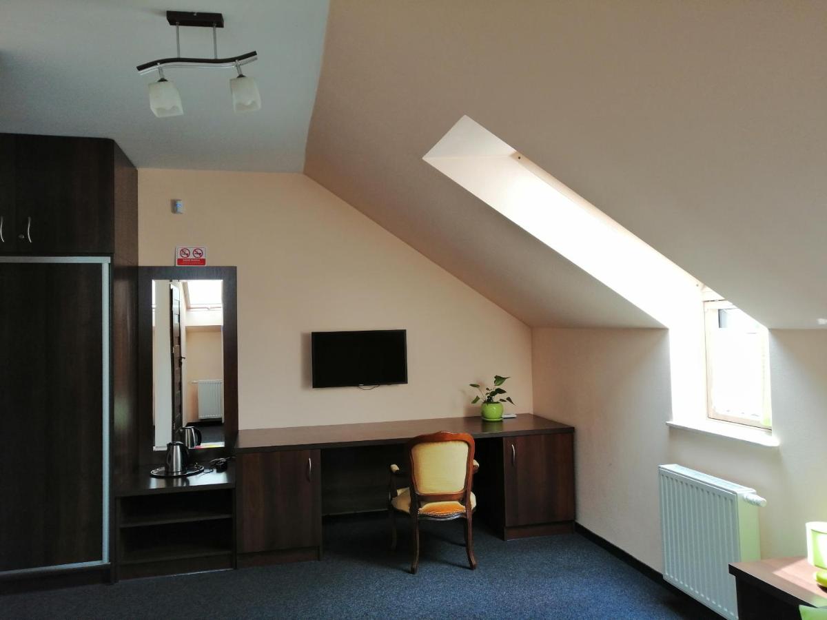 Pokoje Gościnne z łazienkami - Housity