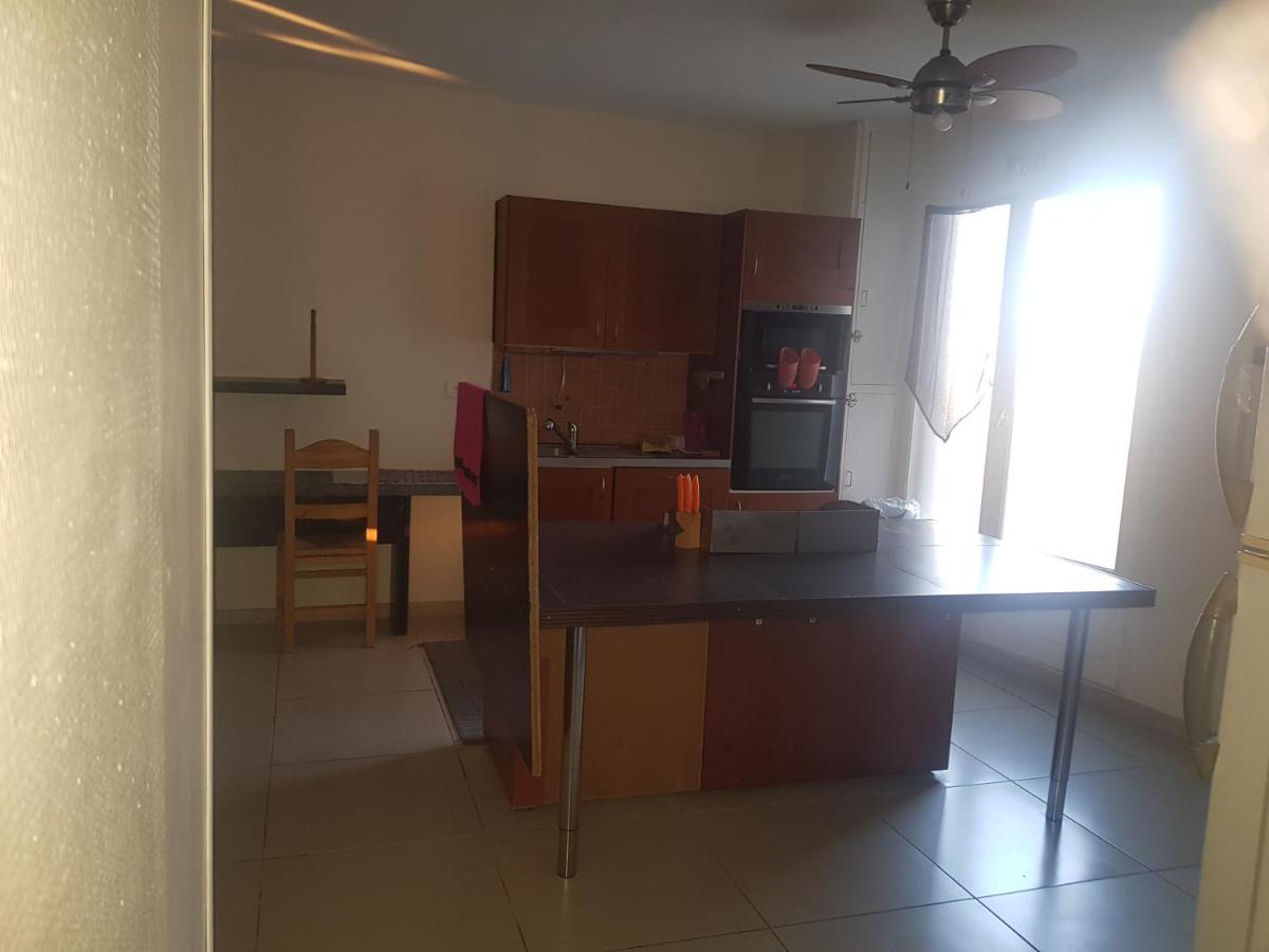 Grand appartement fonctionnel et calme sur lyon8 a 2 pas du metro - Housity