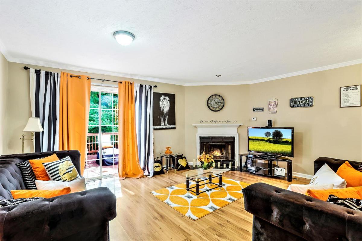 Sweet Home Georgia - Entire 2 Bedroom House - Housity