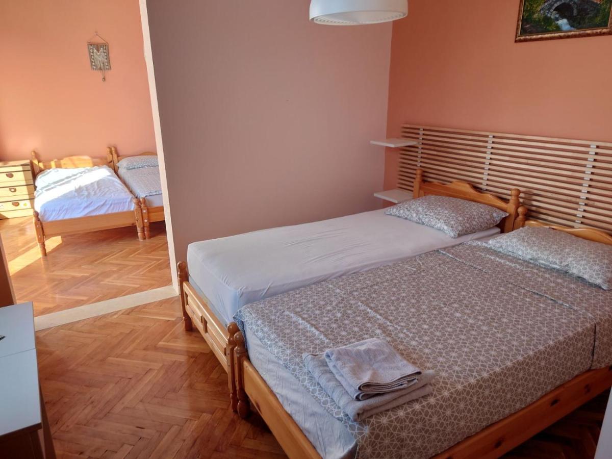 Yanov's Apartments - Housity