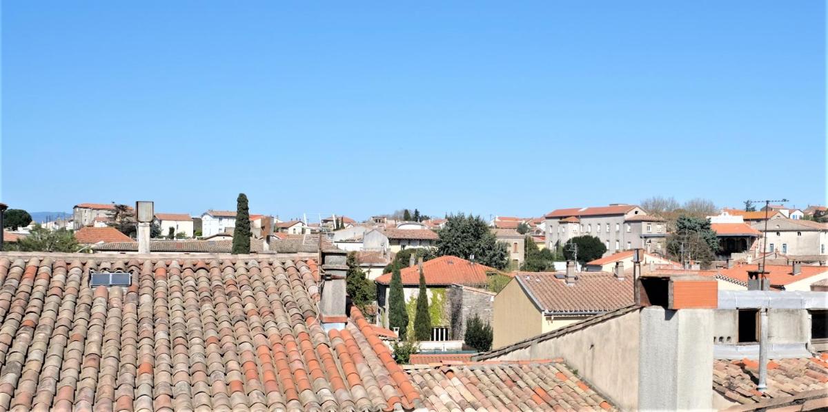 A l'ombre des remparts - Housity