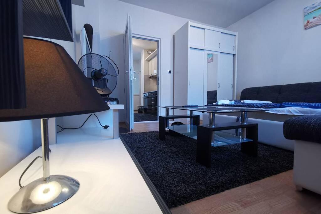 Apartment Đozić - Housity