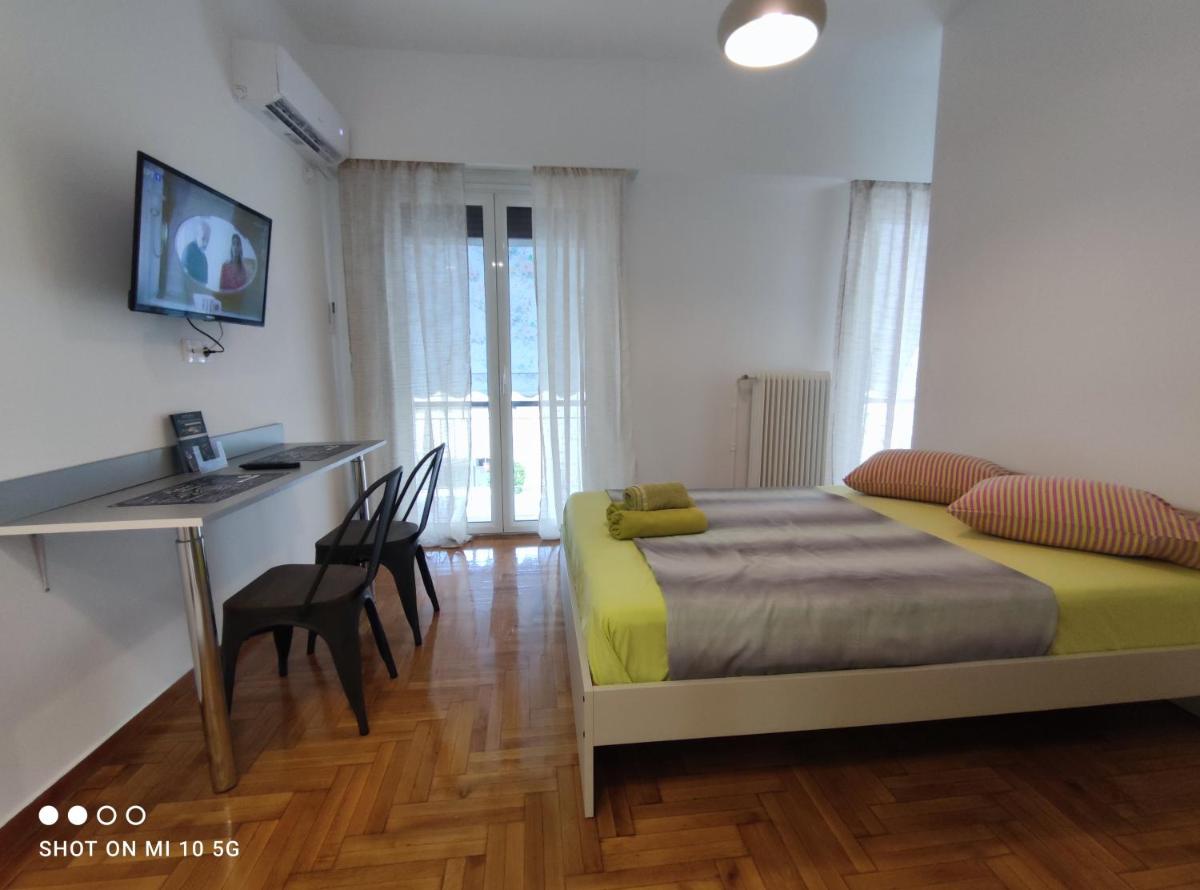 Studio in the heart of Athens next to Monastyraki. - Housity