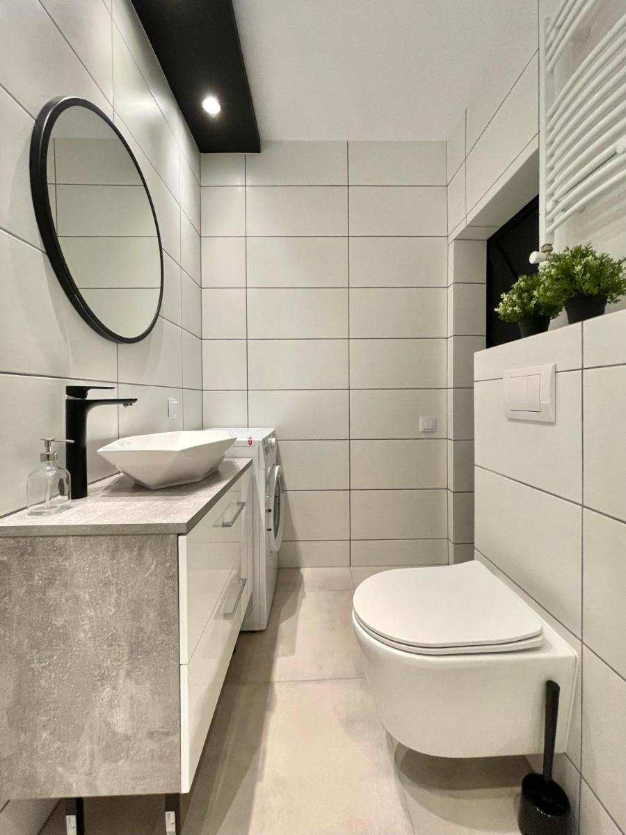 Copernicus Street Apartment - Broken Flowers and Twin Peaks - Housity