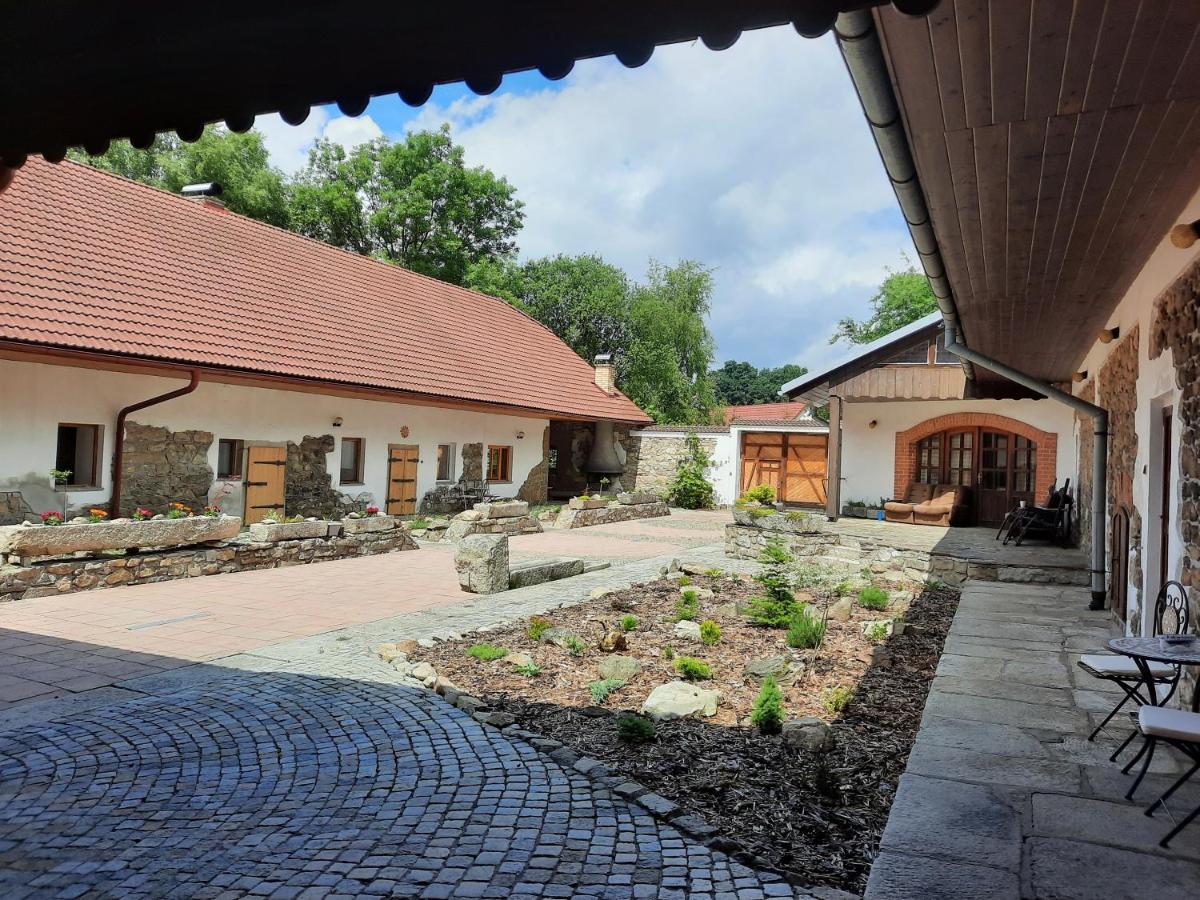 Statek Ctiboř - Housity
