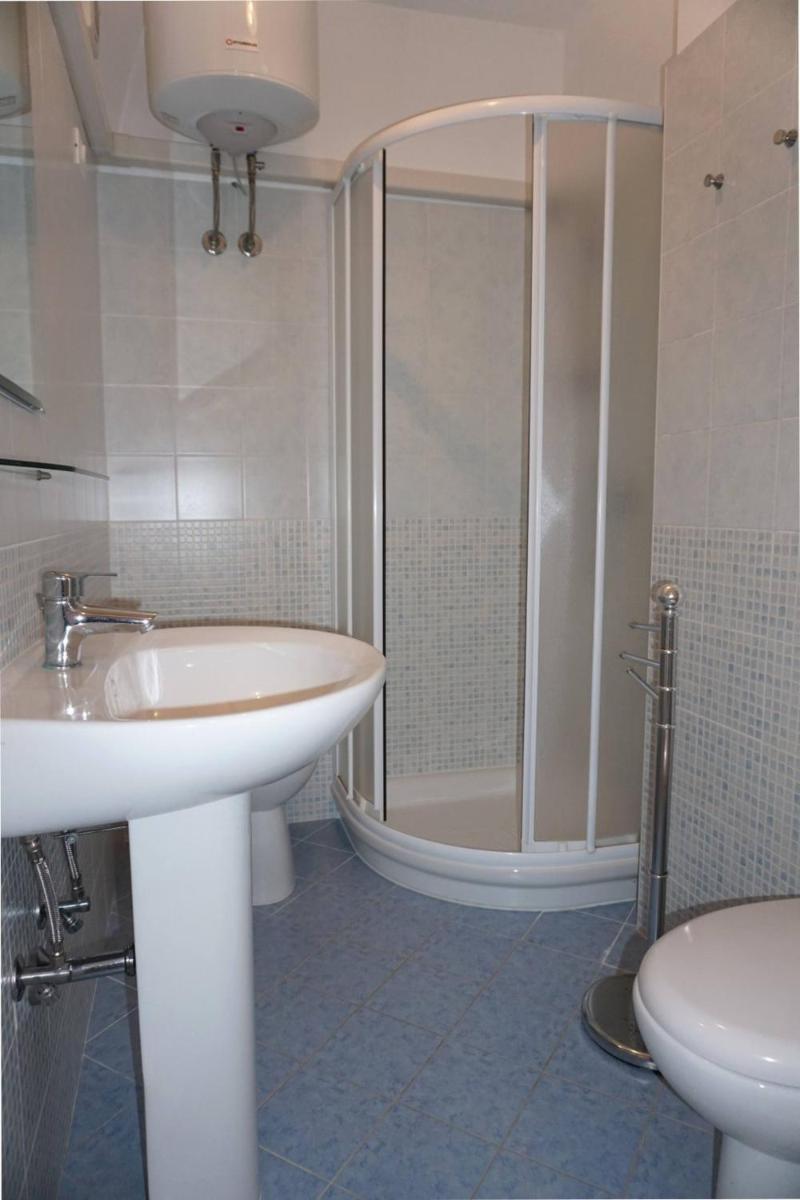 Suitetrails - Beautiful Beachfront Apartment-pool-ac by Beahost Rentals