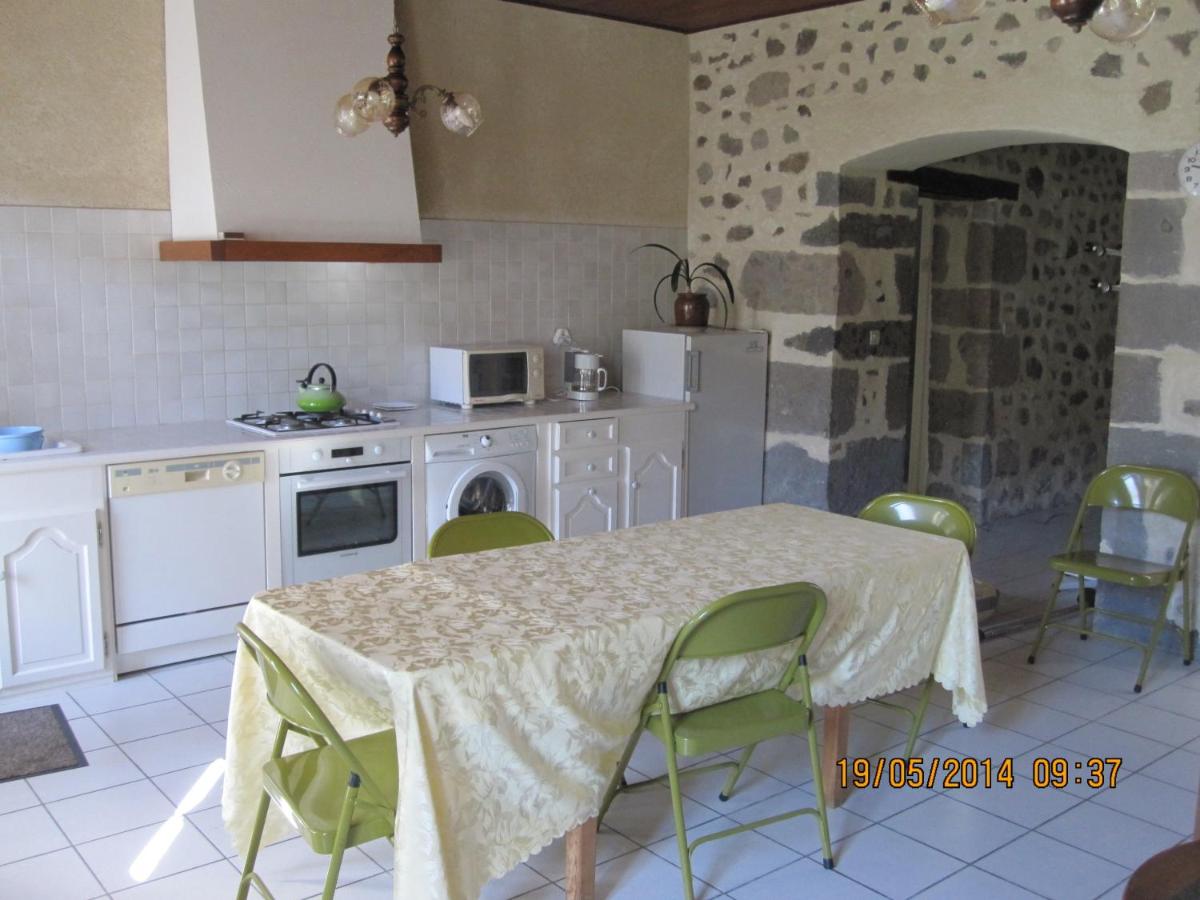 Gîte Rural au coeur du Cantal - Housity