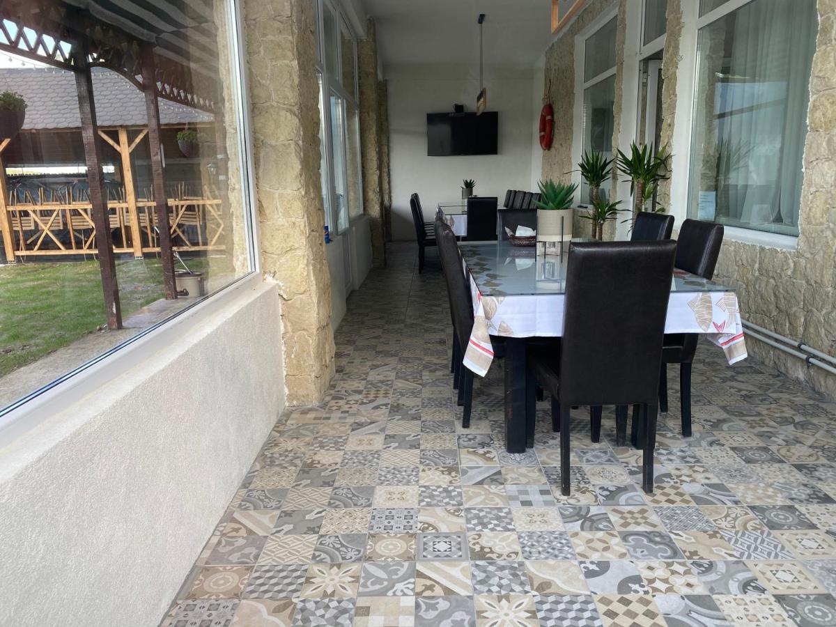 Pensiunea Laguna Balteni - Housity