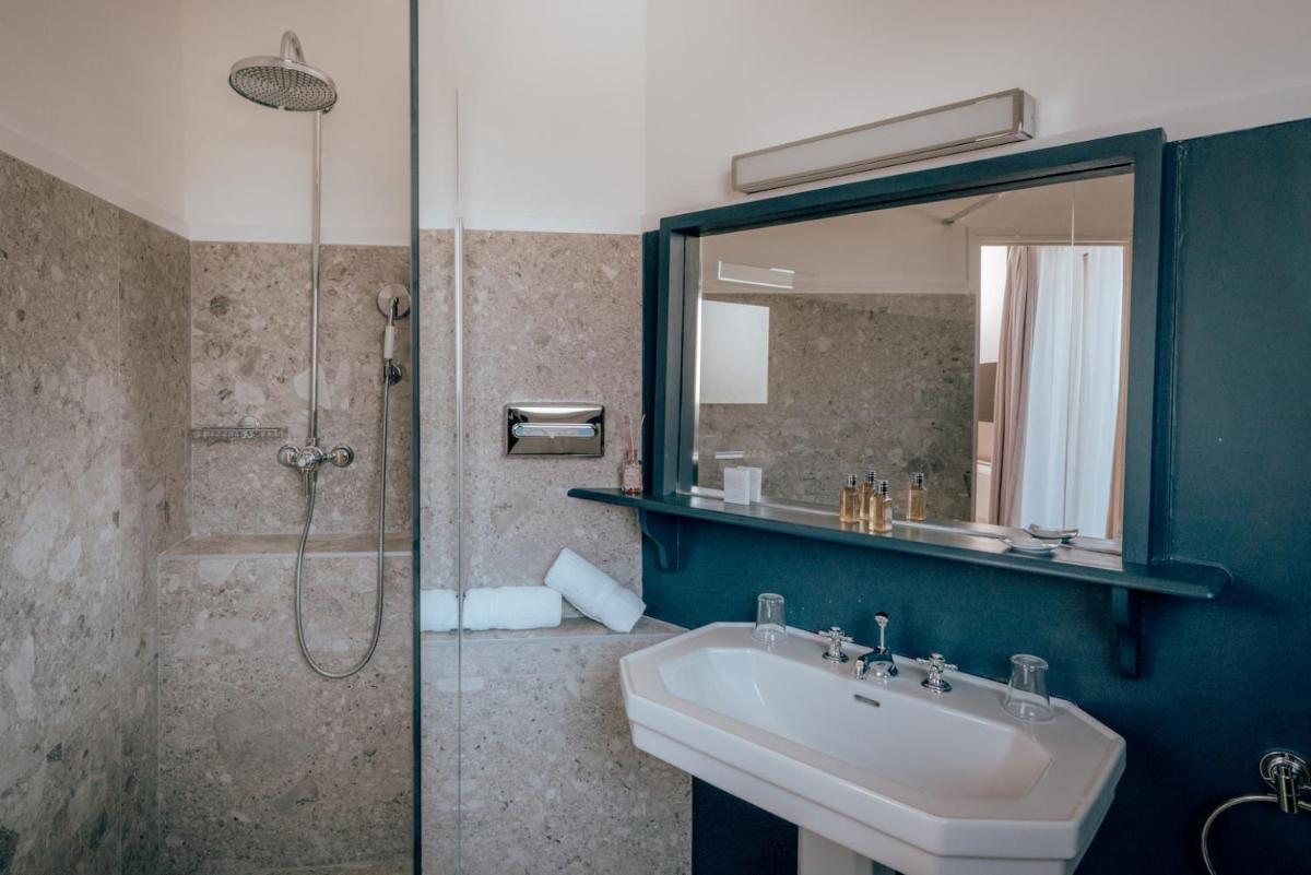 Salle de bains dans l'établissement Ermitage de l'Oasis & Spa - Cannes Mandelieu
