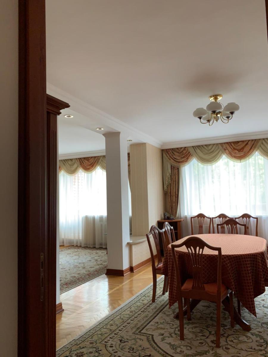 Hotel Prydesnyansky - Housity