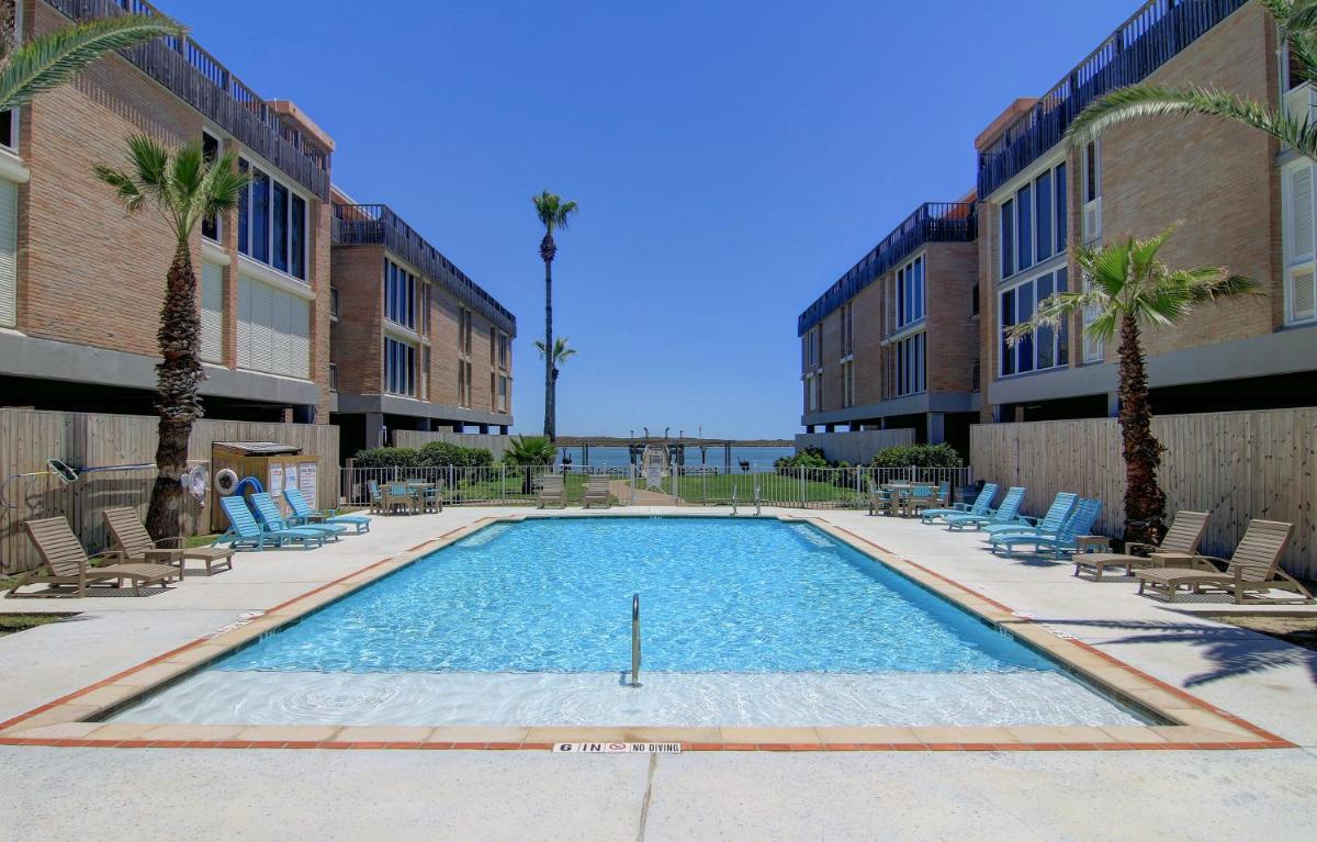 Channelview 204 - Housity