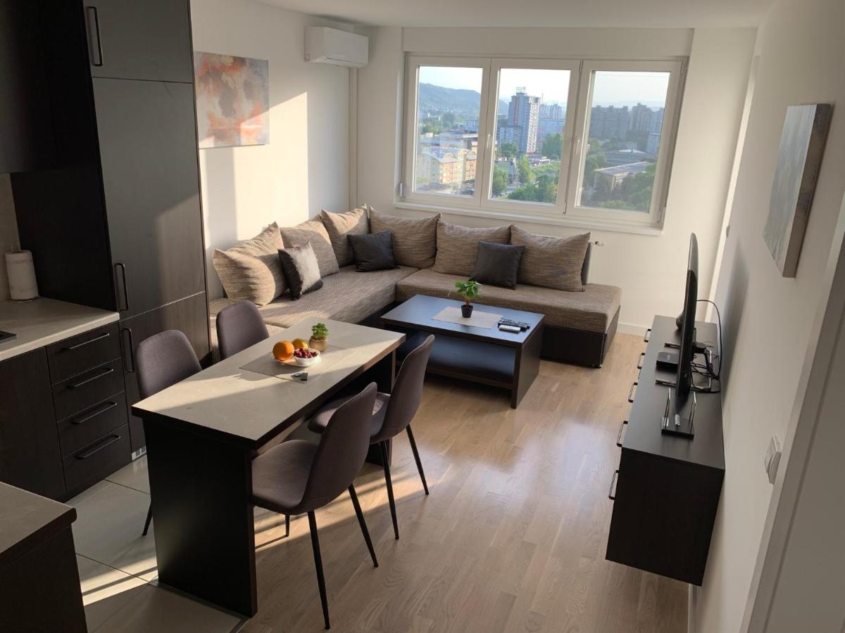 Apartman Jasmin - Blizu Panonskih jezera i centra grada - Housity