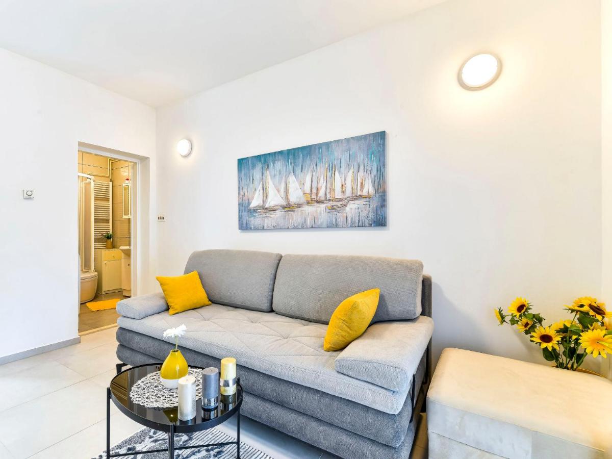 Apartment Valentina-2 by Interhome - Housity