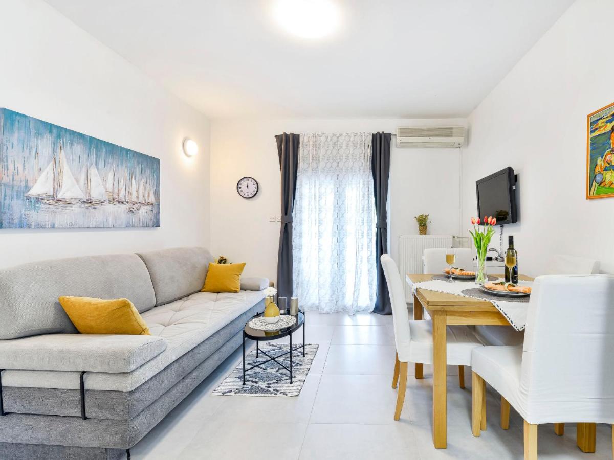Apartment Valentina-2 by Interhome - Housity