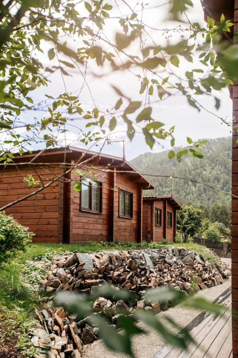 Bear and Berry Eco-Hotel - Housity