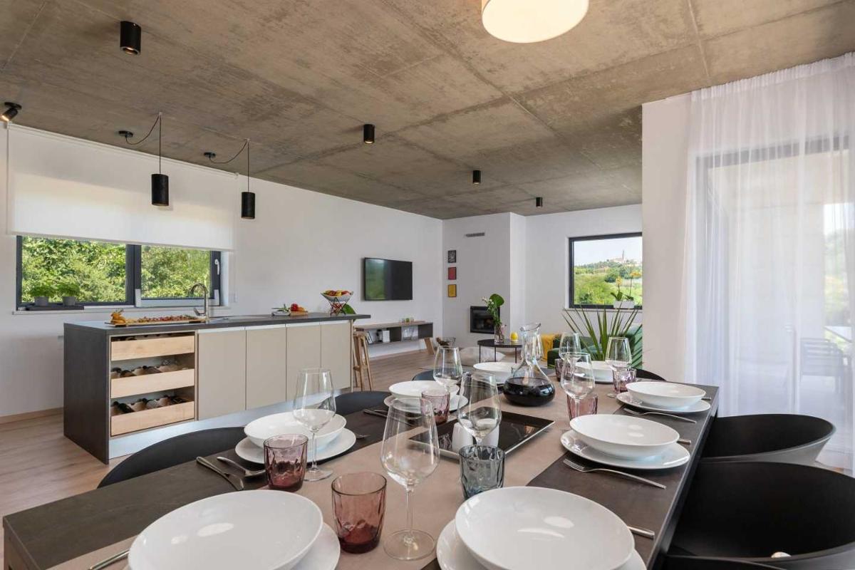 Villa Perlin - Housity