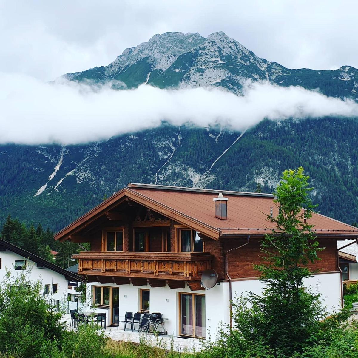 Schickster Mountain Lodge - Housity