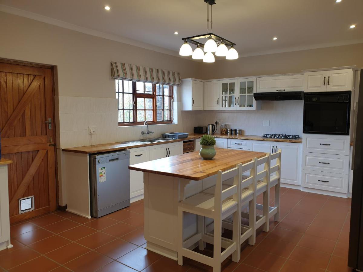 Coral Tree House - Housity